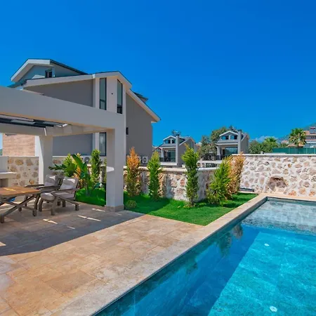 Βίλα Luxury Heated Pool & Φετιγιέ