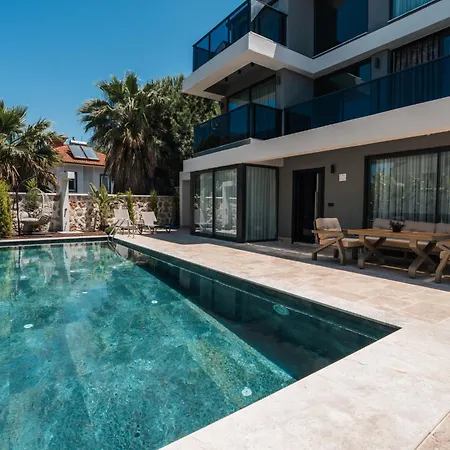 Luxury Heated Pool & *
