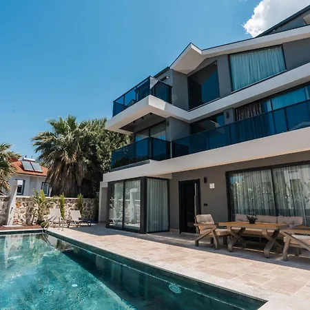 Luxury Heated Pool & *