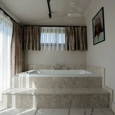 Villa Luxury Heated Pool & *