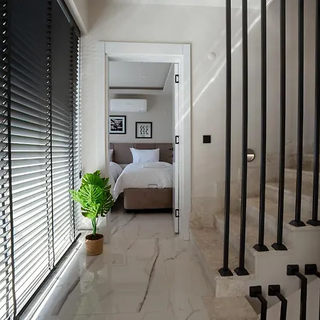 Luxury Heated Pool & Villa